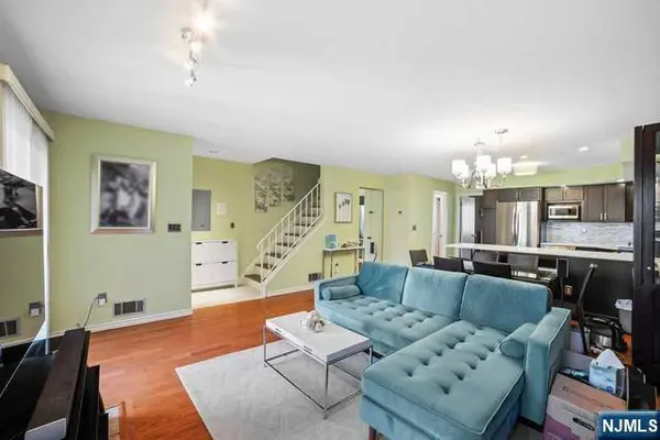 605 River Renaissance, East Rutherford, NJ 07073