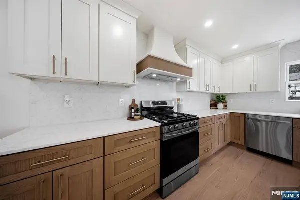 16 Norman AVE, Clifton, NJ 07013