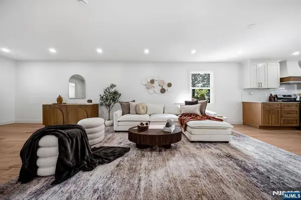 16 Norman AVE, Clifton, NJ 07013