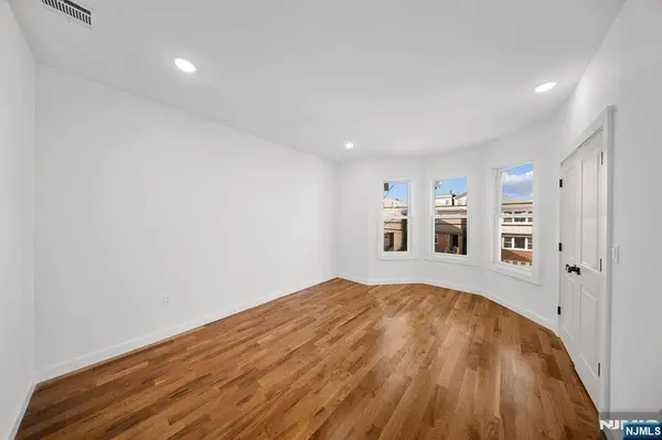 319 William ST #2, Harrison, NJ 07029