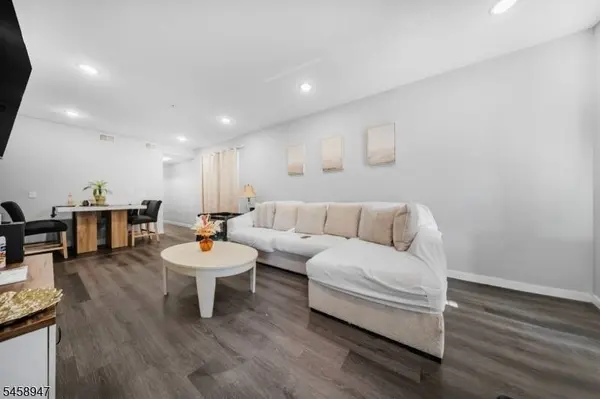 31 12Th Ave, Paterson City, NJ 07501