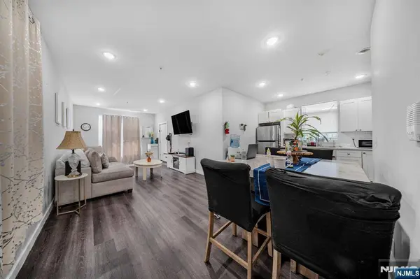 31 12th AVE, Paterson, NJ 07501
