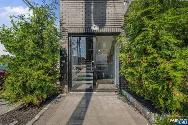 31 12th AVE, Paterson, NJ 07501