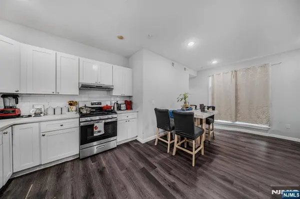 31 12th AVE, Paterson, NJ 07501