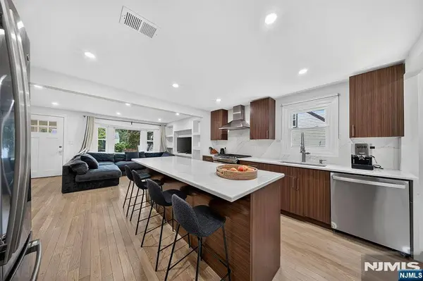 10 Sunnyside RD, West Orange, NJ 07052