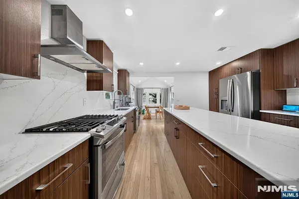 10 Sunnyside RD, West Orange, NJ 07052