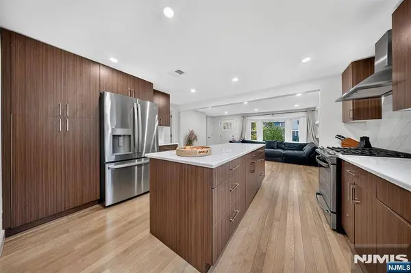 10 Sunnyside RD, West Orange, NJ 07052