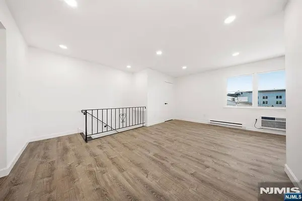 245 Edmund AVE #3, Paterson, NJ 07502