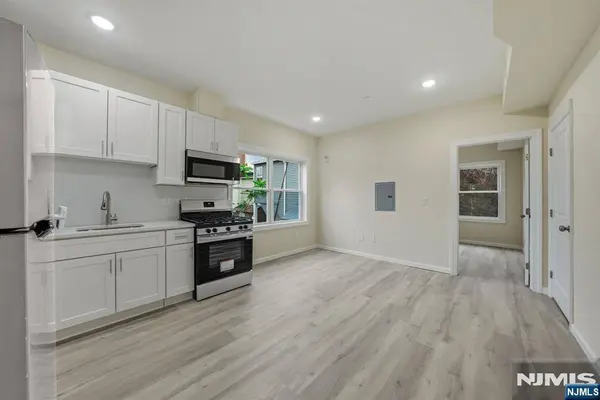 59-61 Cedar ST #405