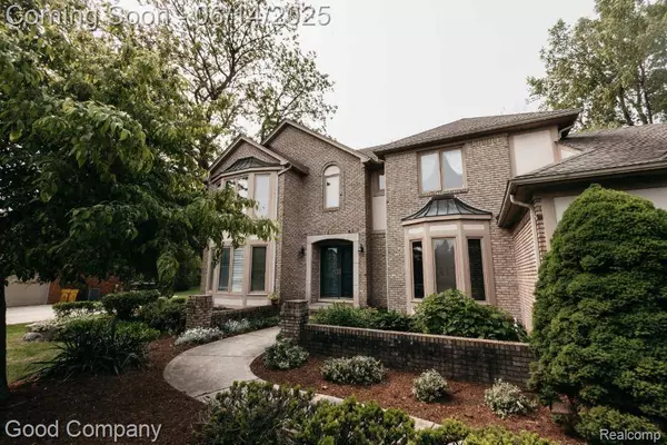 515 Oakbridge Drive, Rochester, MI 48306