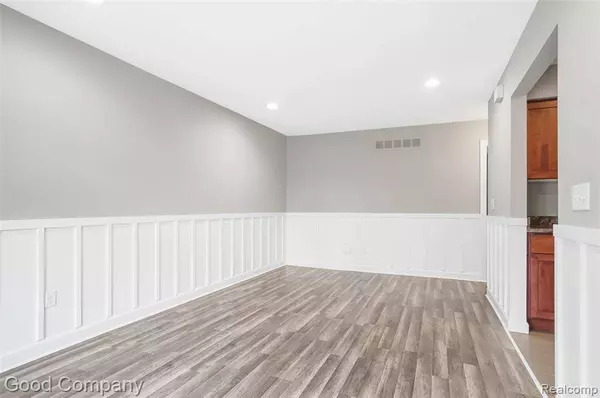 602 MILLARD Avenue, Royal Oak, MI 48073