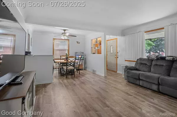 27318 Grant Street, St. Clair Shores, MI 48081