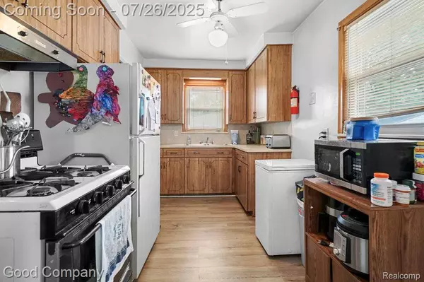 27318 Grant Street, St. Clair Shores, MI 48081