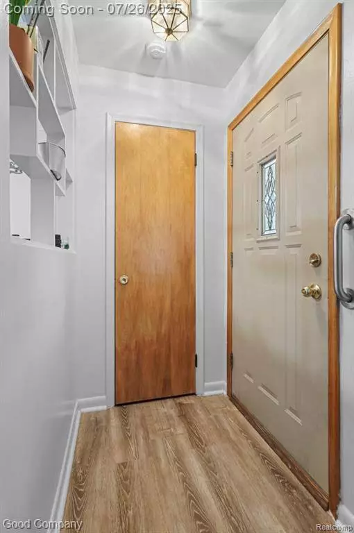 27318 Grant Street, St. Clair Shores, MI 48081