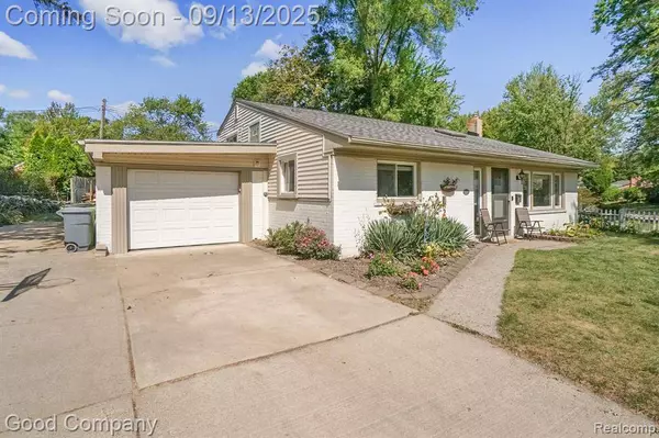 1299 Catalpa Drive, Rochester, MI 48307