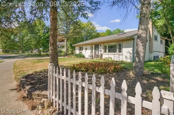 1299 Catalpa Drive, Rochester, MI 48307