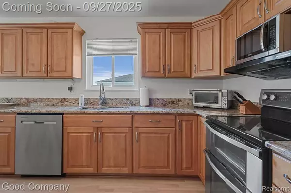 30763 Roan Drive, Warren, MI 48093