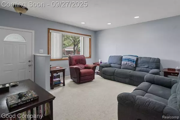 30763 Roan Drive, Warren, MI 48093