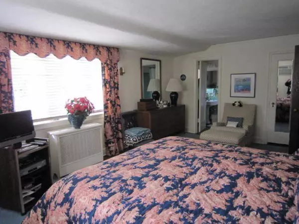 49 Flemming Dr, Hillsborough Twp., NJ 08844