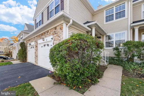 72 RIVER BIRCH CIR, Princeton, NJ 08540
