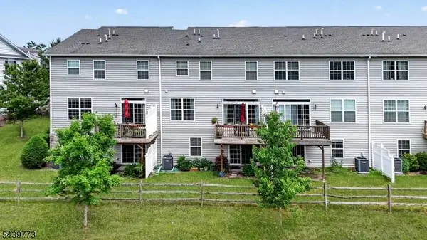 97 Autumn Ln, Montgomery Twp., NJ 08558