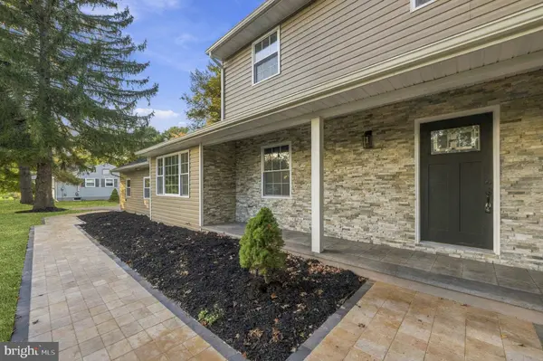 68 JOHNSON DR, Belle Mead, NJ 08502