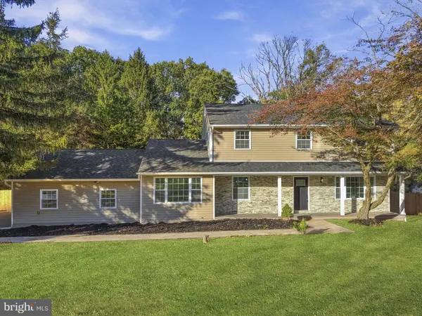 68 JOHNSON DR, Belle Mead, NJ 08502