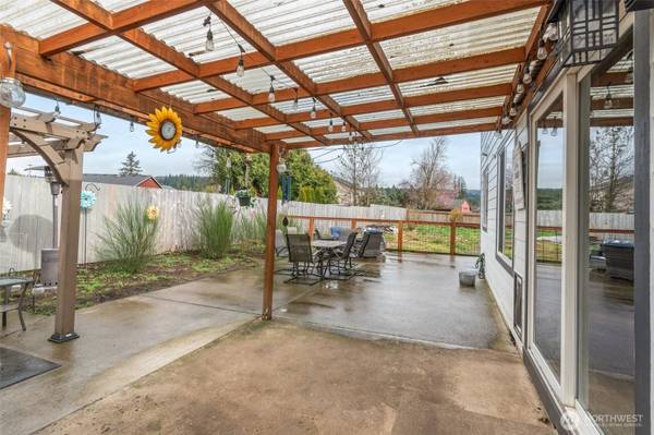 404 E Valley ST, Yacolt, WA 98675