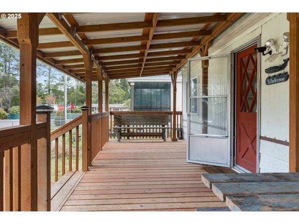 27310 RIDGE AVE, Ocean Park, WA 98640