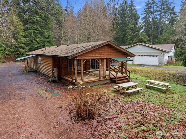 101 N Duckabush DR N, Hoodsport, WA 98548