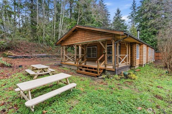 101 N Duckabush DR N, Hoodsport, WA 98548