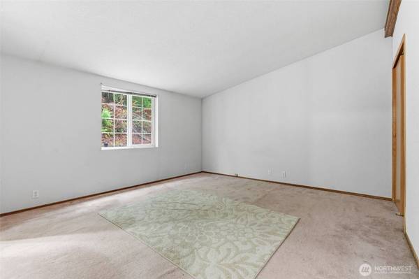 101 N Duckabush DR N, Hoodsport, WA 98548