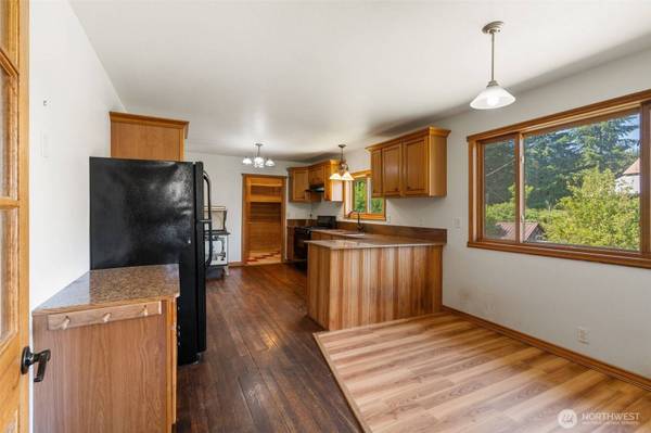 122 Cole Rd, Pe Ell, WA 98572