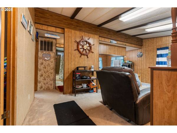 27310 RIDGE AVE, Ocean Park, WA 98640