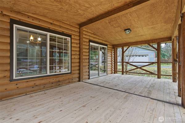 101 N Duckabush DR N, Hoodsport, WA 98548