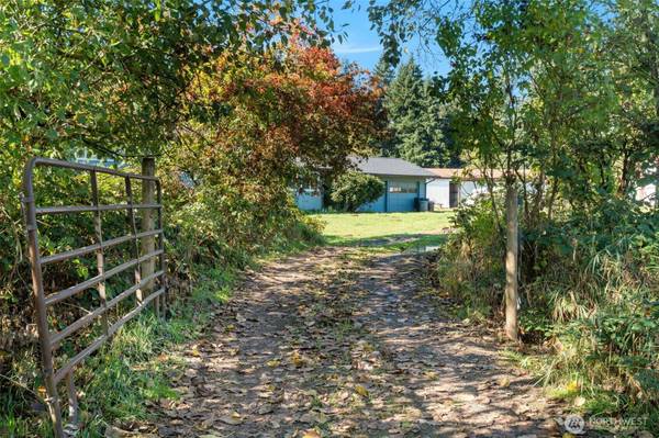 409 Shanklin RD, Onalaska, WA 98570