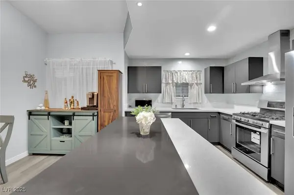 352 Amber Pine ST #202, Las Vegas, NV 89144