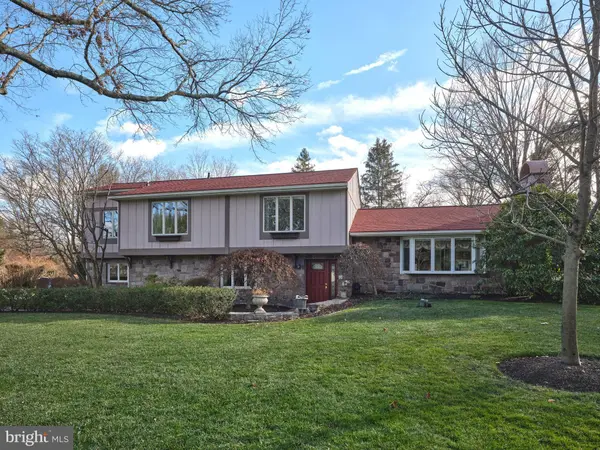 14 JONATHAN WAY, Washington Crossing, PA 18977