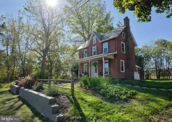 865 SHERERS HILL RD, Riegelsville, PA 18077