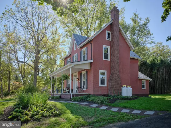 865 SHERERS HILL RD, Riegelsville, PA 18077