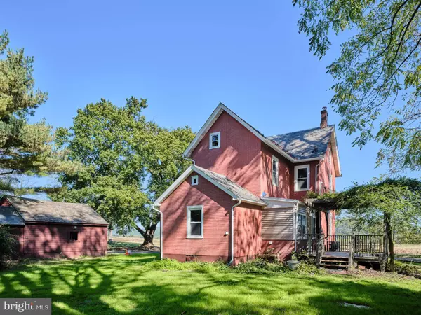 865 SHERERS HILL RD, Riegelsville, PA 18077