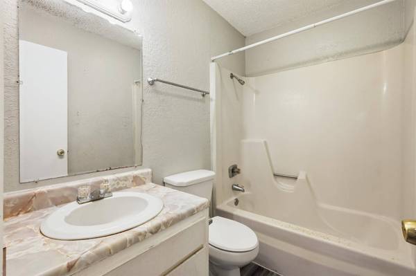 175 Loop 265, Rosebud, TX 76570