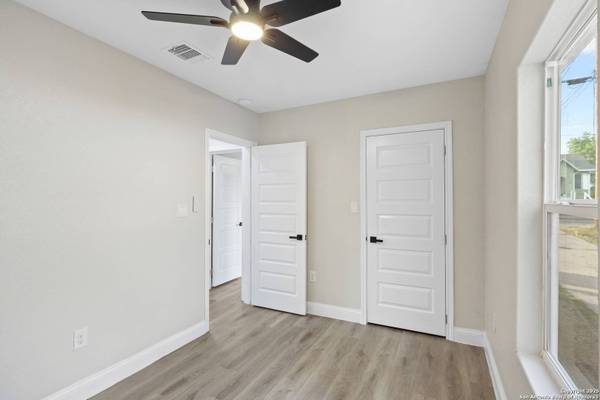 2210 Crockett, San Antonio, TX 78202