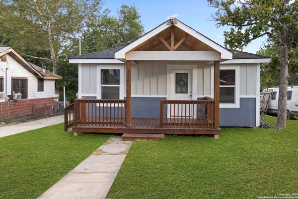 2210 Crockett, San Antonio, TX 78202