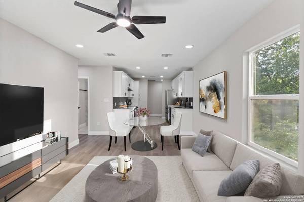 2210 Crockett, San Antonio, TX 78202