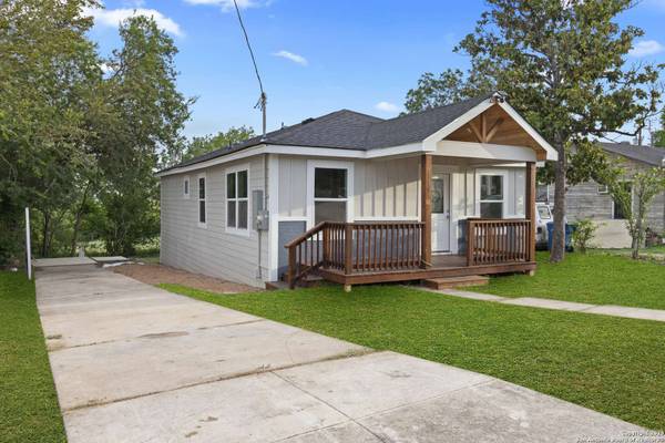 2210 Crockett, San Antonio, TX 78202