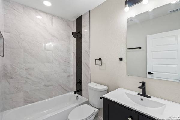 2210 Crockett, San Antonio, TX 78202