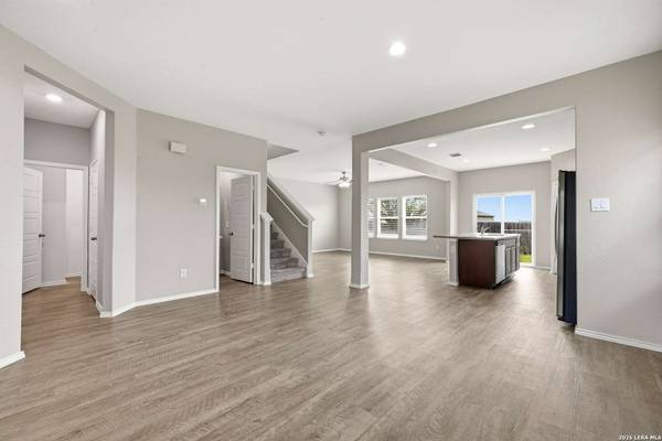 13016 Lineberry, St Hedwig, TX 78152