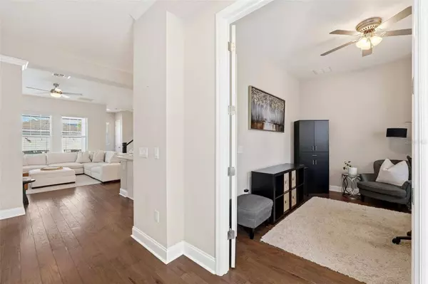 1016 HUNTSPOINT ST, Winter Garden, FL 34787