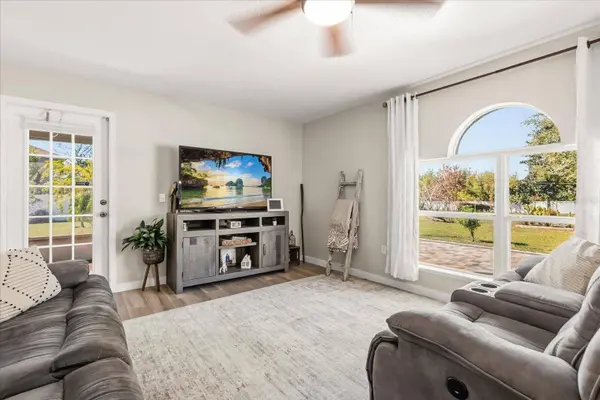 7554 LAKE ANDREA CIR, Mount Dora, FL 32757